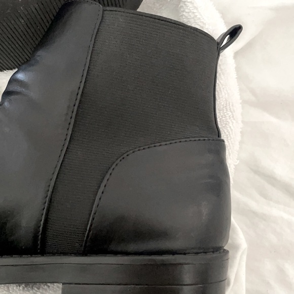 Candie’s Woman’s Dope Leather Ankle Boot - Picture 4 of 5